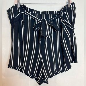 Torrid size:22 black and white striped shorts